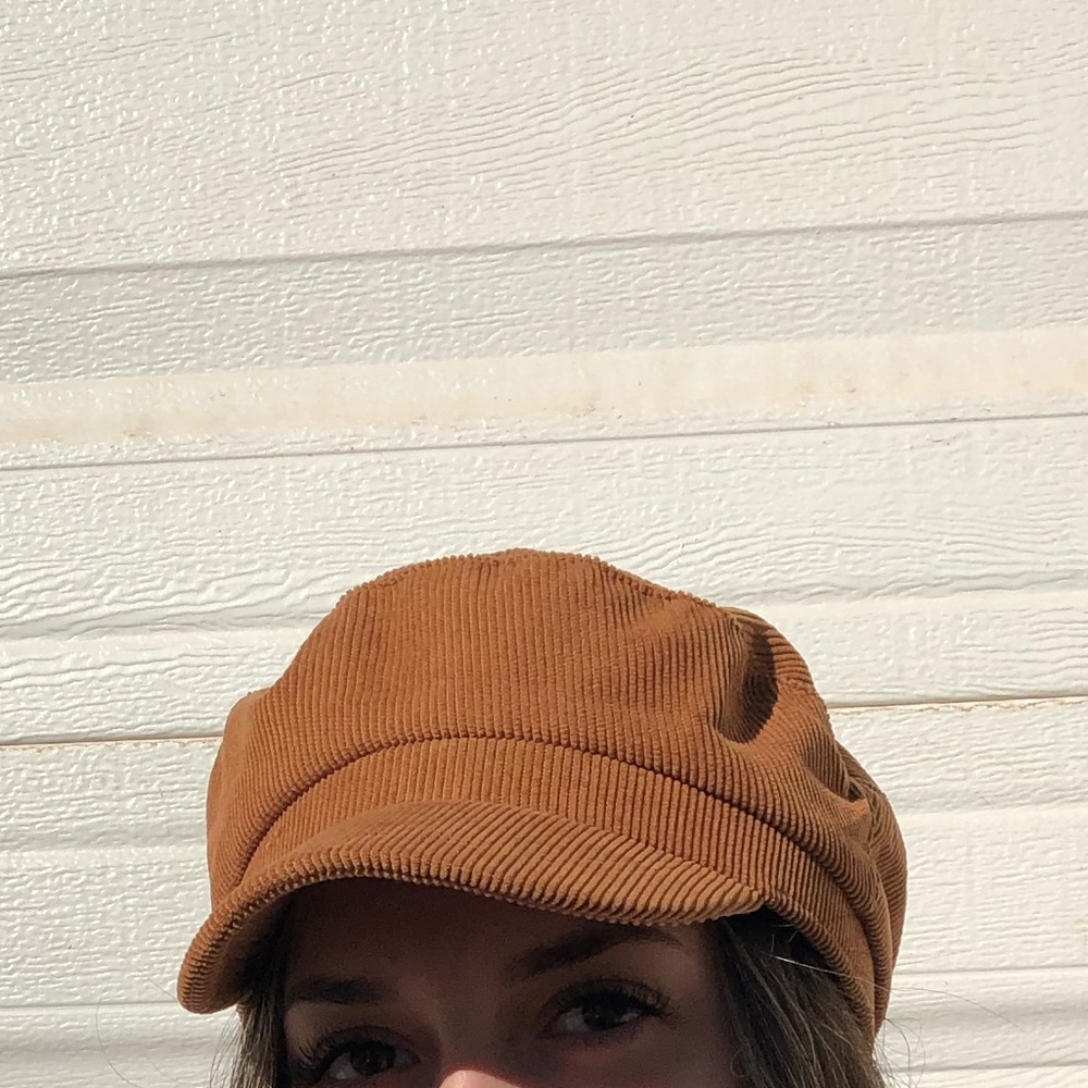 hat - Picture 1 of 5